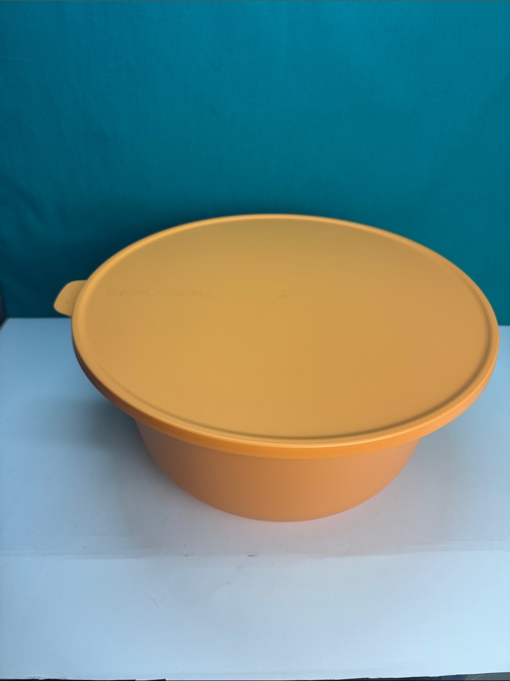 Tupperware Aloha Big Bowl 32 Cup 7.5L Mango Orange with Matching Seal